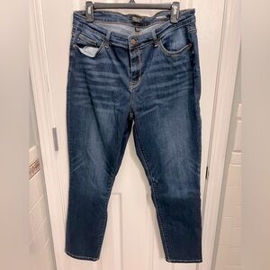 Boyfriend fit Non distressed mid rise